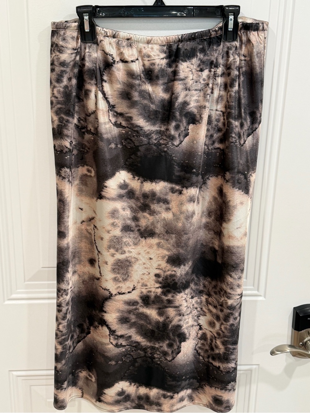 Women’s Cream Black Pink Soft Midi Skirt - Picture 4 of 7
